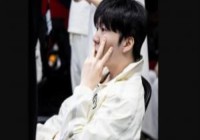 Rookie：“前段时间有点低迷，期望淘汰赛加油，祝我们小年高兴”